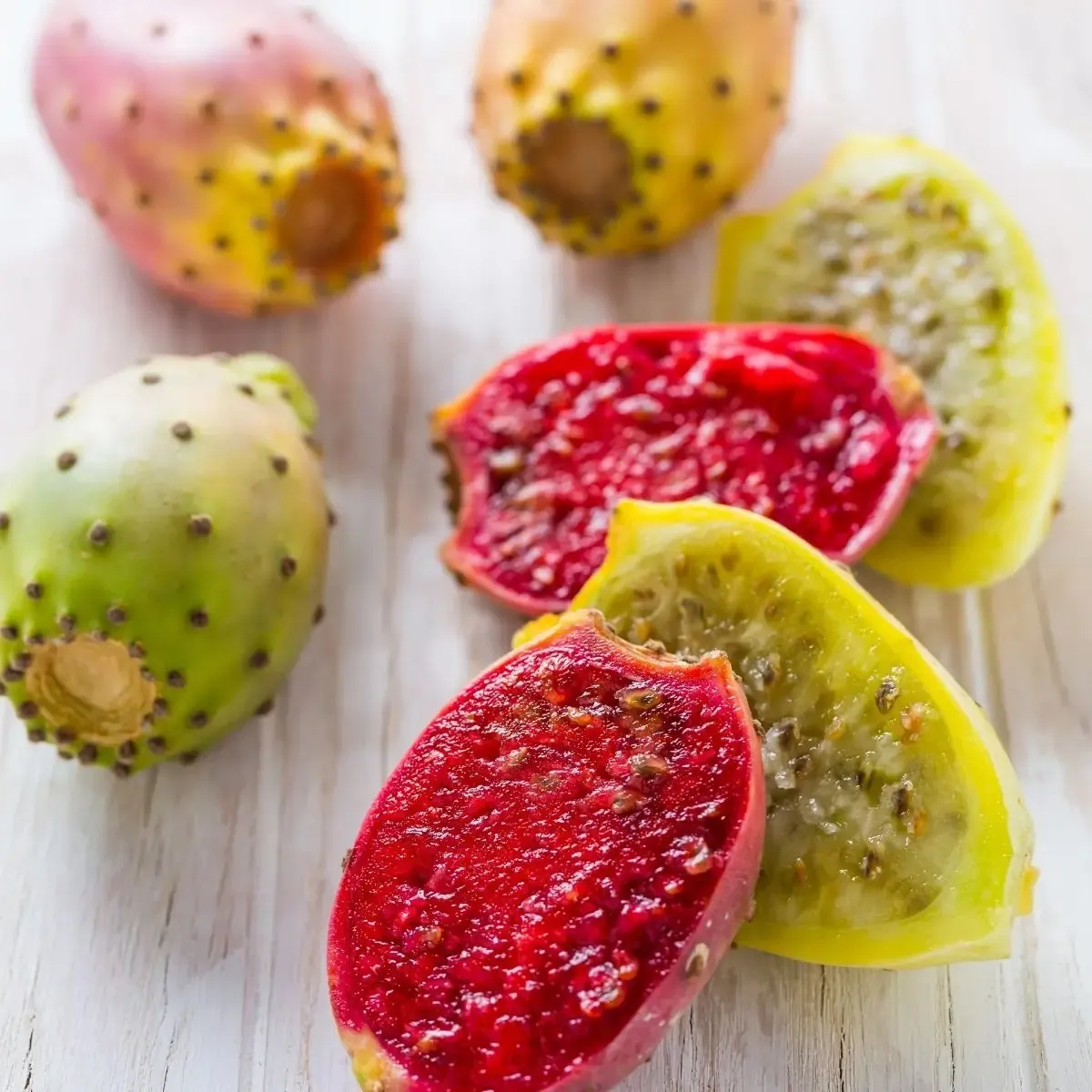  کاکتوس و میوه آن وموثرترین خواص آن برای سلامتی ولاغریCactus and its fruit and its most effective properties for health and weight loss مجموعه تولیدی سیدوس ,تولید کننده گلدان پلاستیکی سیدوس