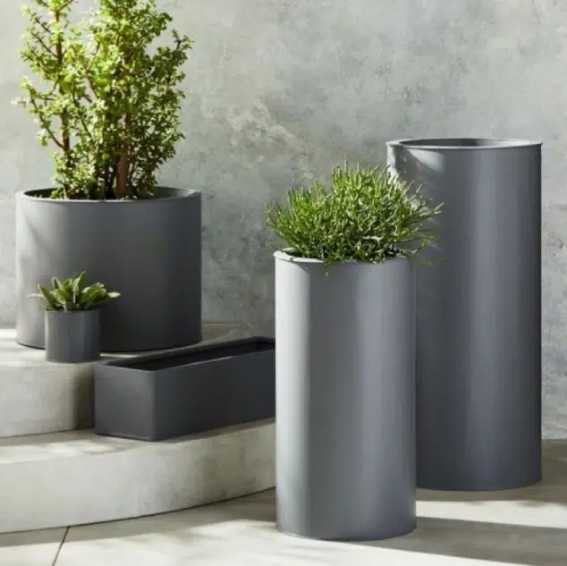 گلدان پلاستیکی بهترین انتخاب برای فضای سبز شماستThe plastic pot is the best choice for your green space
مجموعه تولیدی سیدوس ,تولید کننده گلدان پلاستیکی سیدوس ,بیش از 120نوع, اعم از گلدان استوانه ای پلاستیکی سیدوس,گلدان الماسی پلاستیکی سیدوس,گلدان مربعی پلاستیکی,گلدان مثلثی پلاستیکی,گلدان گرد پلاستیکی ,باکس مستطیلی,در اندازه های کاکتوسی تا درختچه ای