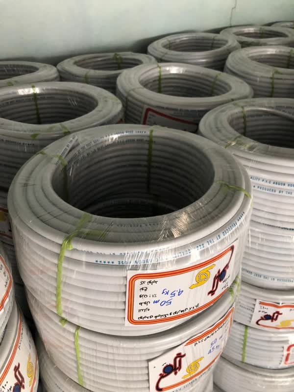 شِلَنگ شیلنگ آبگون وشیلنگ نیلگون abgoon hose and nilgoon hose مجموعه تولیدی سیدوس تولید کننده شیلنگهای آب وگاز و کولری از بهترین مواد وبا درجات متفاوت از لحاظ کیفیتت برای هر سلیقه وسایزهای کاربردی سیدوس مجموعه ای از بهترینها